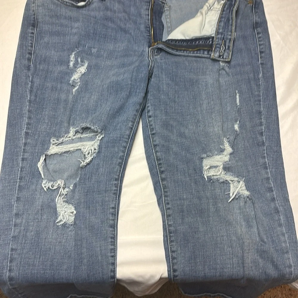 Levi’s Women's Blue Distressed Boyfriend Jeans - Picture 5 of 7